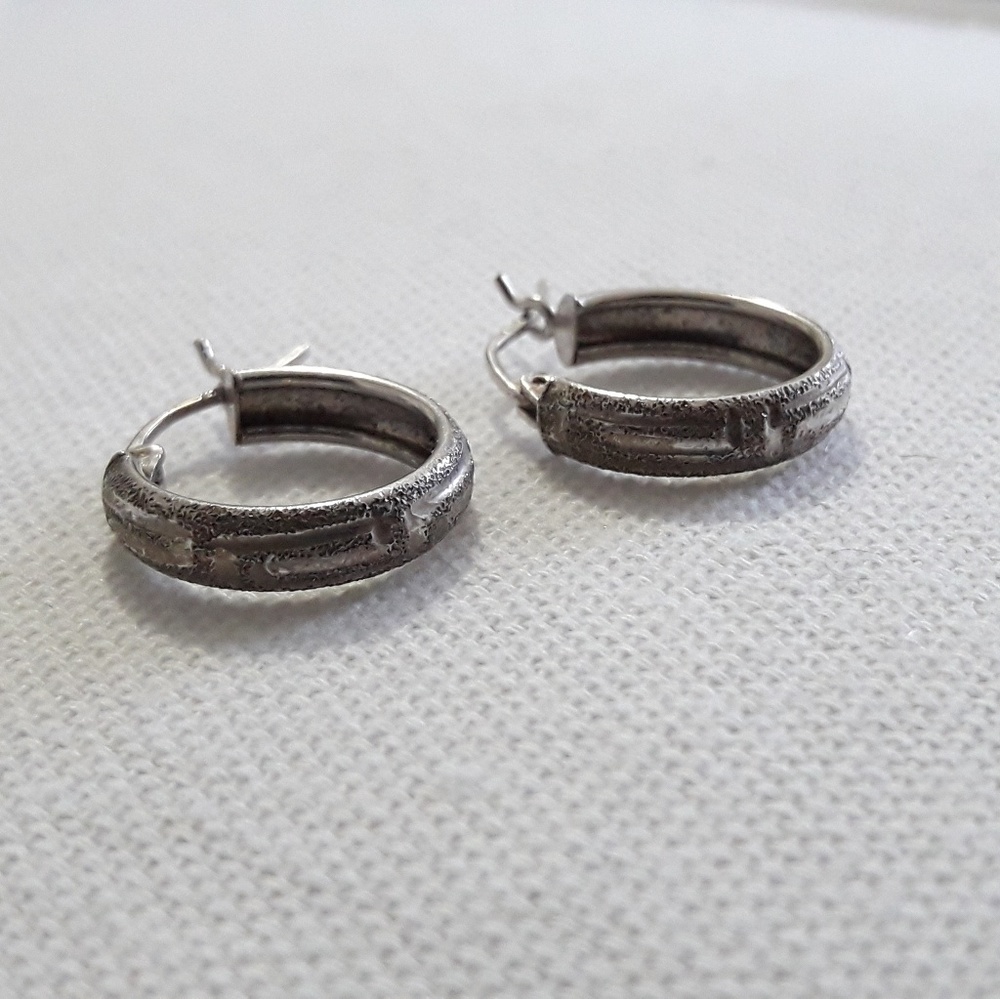 14k white gold hoop earrings